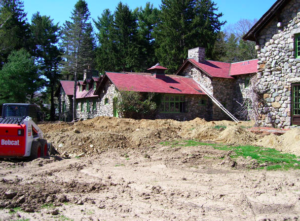 The Bradley Palmer Mansion, Topsfield, Mass., before becoming part of the Historic Curatorship Program. Photo: Massachusetts Department of Conservation and Recreation