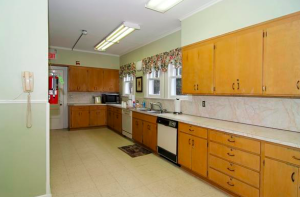 Twin Maples' kitchen before the renovation. Photo: Craig Rose