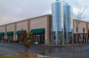 production brewery in Cloverdale, which opened in 2006. Bear Republic is known for making very “hoppy” beers and India Pale Ales, like its flagship Racer 5 IPA.